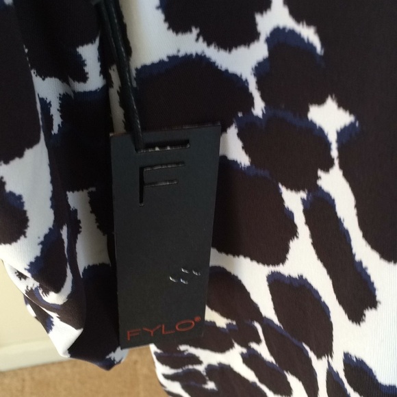 NWT! FYLO XXL black spots front zip blouse. - Picture 5 of 10